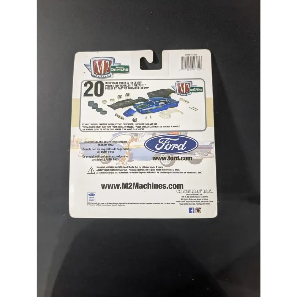 M2 Machines Auto Drivers 1957 Ford Fairlane 500 R63 19-27 1:64 Diecast